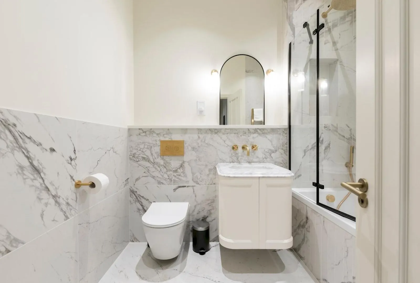 Pass The Keys Chic Central Loft-Style Studio Twickenham