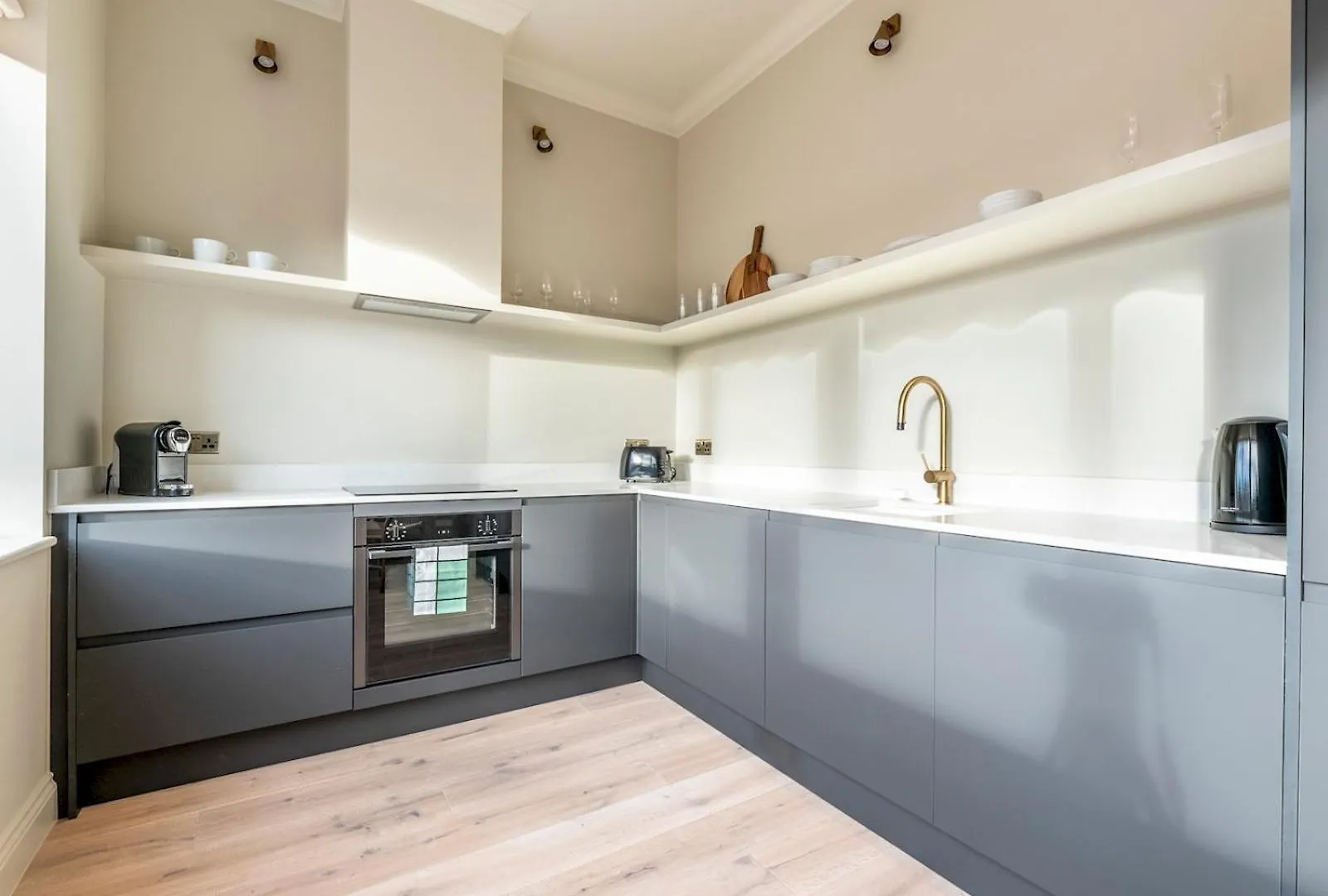 Apartment Pass The Keys Chic Central Loft-Style Studio Twickenham