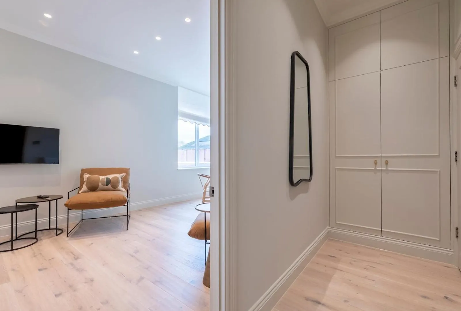 Pass The Keys Chic Central Loft-Style Studio Twickenham