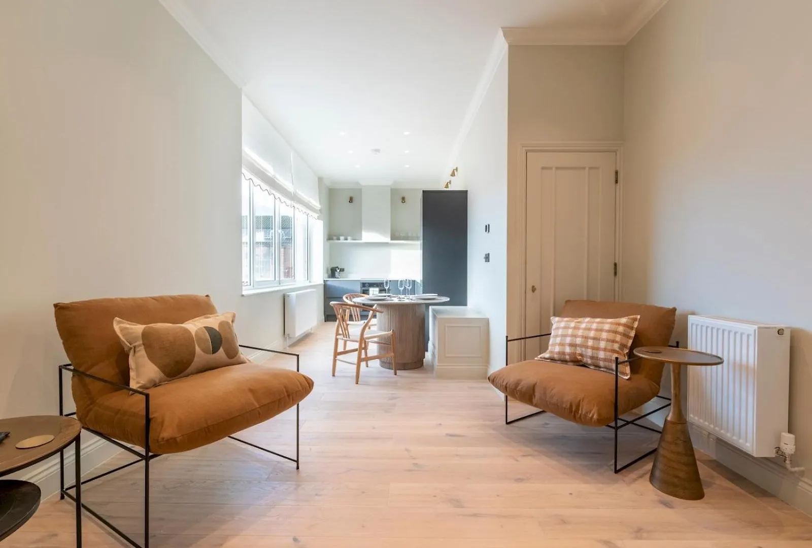 Pass The Keys Chic Central Loft-Style Studio Twickenham Apartment