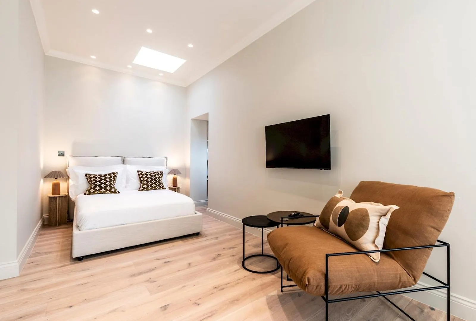 Pass The Keys Chic Central Loft-Style Studio Twickenham United Kingdom
